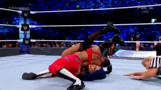 Sasha Banks returns to take Bianca Belair in WrestleMania Rematch